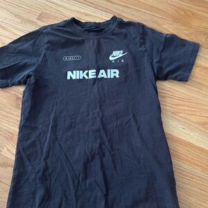 nike shirt xs